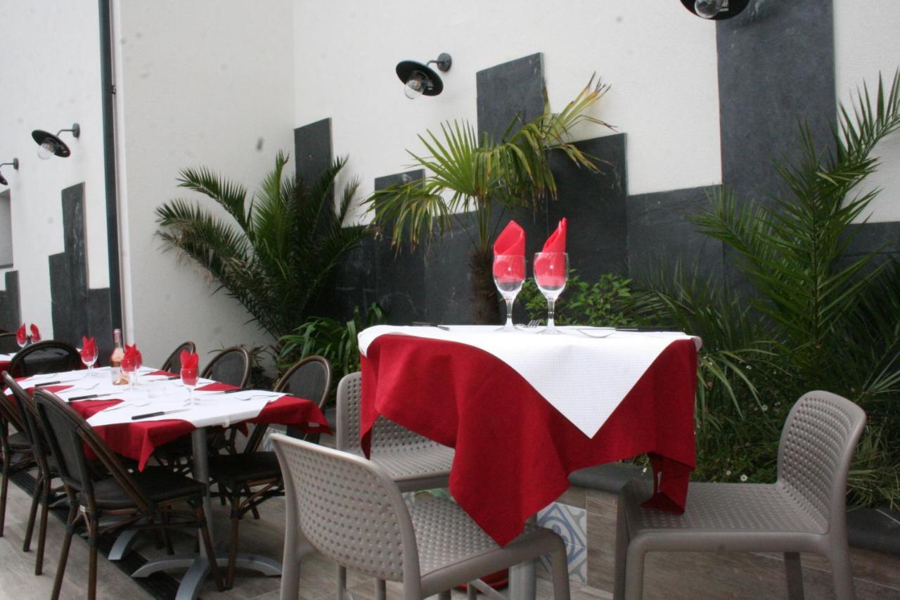 Hotel Les Italiens بيسكاروس المظهر الخارجي الصورة